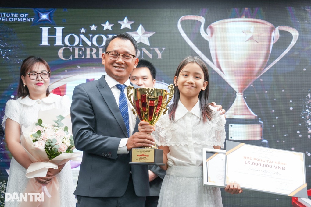 Vinh danh các tài năng nhí đạt thành tích cao tại cuộc thi âm nhạc quốc tế - 1 Vinh danh các tài năng nhí đạt thành tích cao tại cuộc thi âm nhạc quốc tế - 1
