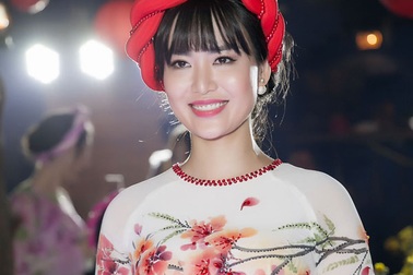 Hoa hậu Thu Thủy duyên dáng trình diễn thời trang