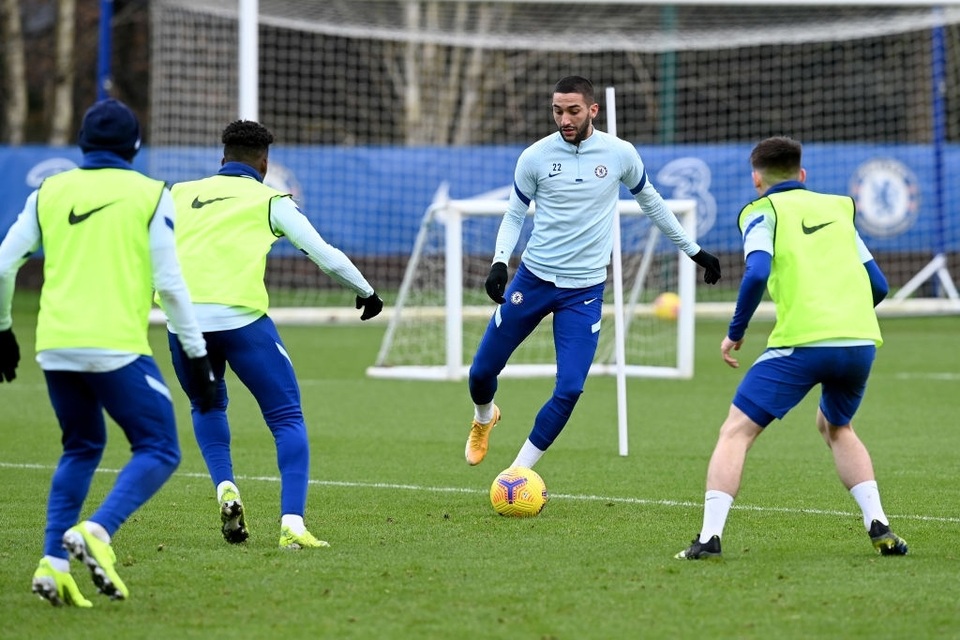 HLV Tuchel bắt cầu thủ Chelsea tập luyện với trái bóng mini - 5 HLV Tuchel bắt cầu thủ Chelsea tập luyện với trái bóng mini - 5
