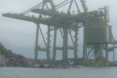 3 giàn cẩu của Formosa mắc kẹt tại Quảng Bình sẽ được đưa về Trung Quốc sửa chữa