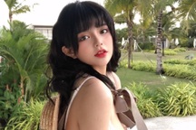 "Phát sốt" với cô gái sở hữu khuôn mặt xinh tựa búp bê