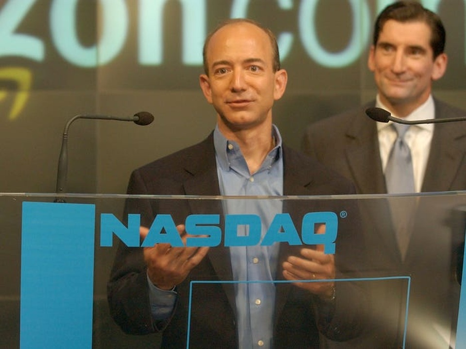 CEO Amazon Jeff Bezos: Từ tuổi thơ sóng gió tới ông chủ sở hữu 171 tỷ đô la - 9 CEO Amazon Jeff Bezos: Từ tuổi thơ sóng gió tới ông chủ sở hữu 171 tỷ đô la - 9