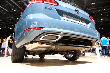 Những thiết kế ống xả "nhìn vậy mà không phải vậy"