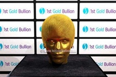 1 triệu USD cho... cái đầu vàng ròng của Justin Bieber