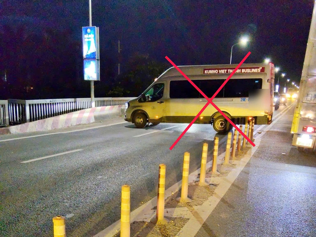Tài xế xe khách quay đầu xe trên cầu Thăng Long bị xử phạt