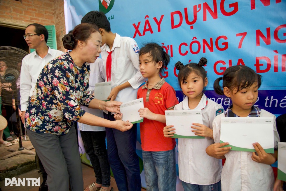 Khởi công 7 nhà Nhân ái tại Phú Thọ, thắp sáng hy vọng từ tấm lòng bạn đọc - 4 Khởi công 7 nhà Nhân ái tại Phú Thọ, thắp sáng hy vọng từ tấm lòng bạn đọc - 4