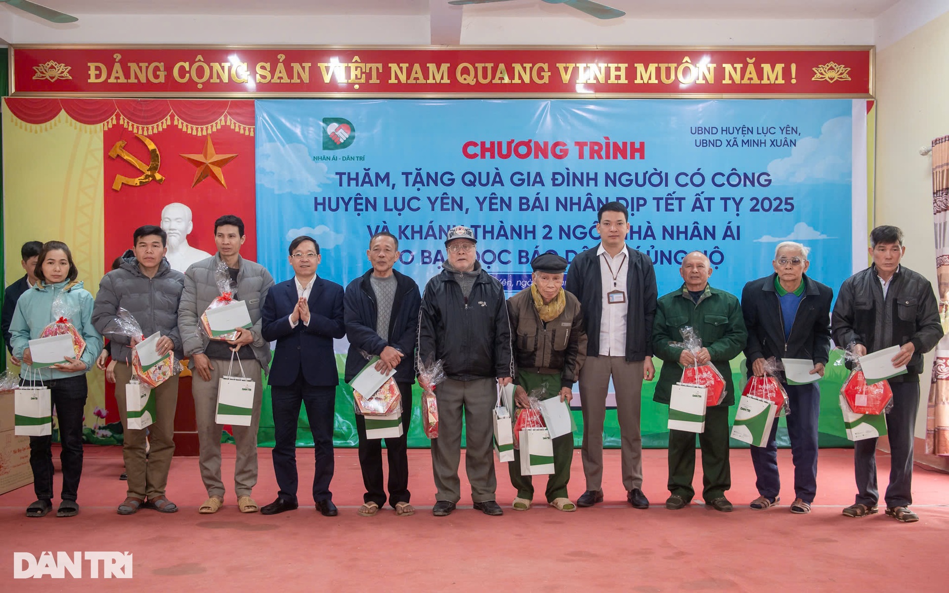 Báo Dân trí thăm, tặng quà Tết, tri ân gia đình người có công tại Yên Bái - 1 Báo Dân trí thăm, tặng quà Tết, tri ân gia đình người có công tại Yên Bái - 1