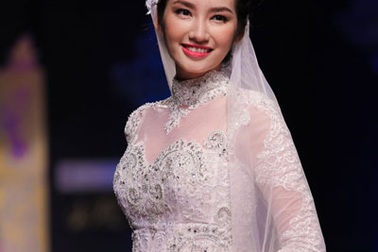 Nhiều người đẹp lộng lẫy trong áo dài cưới