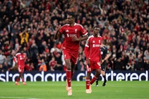 Liverpool, Chelsea vất vả giành vé đi tiếp tại Cúp Liên đoàn Anh