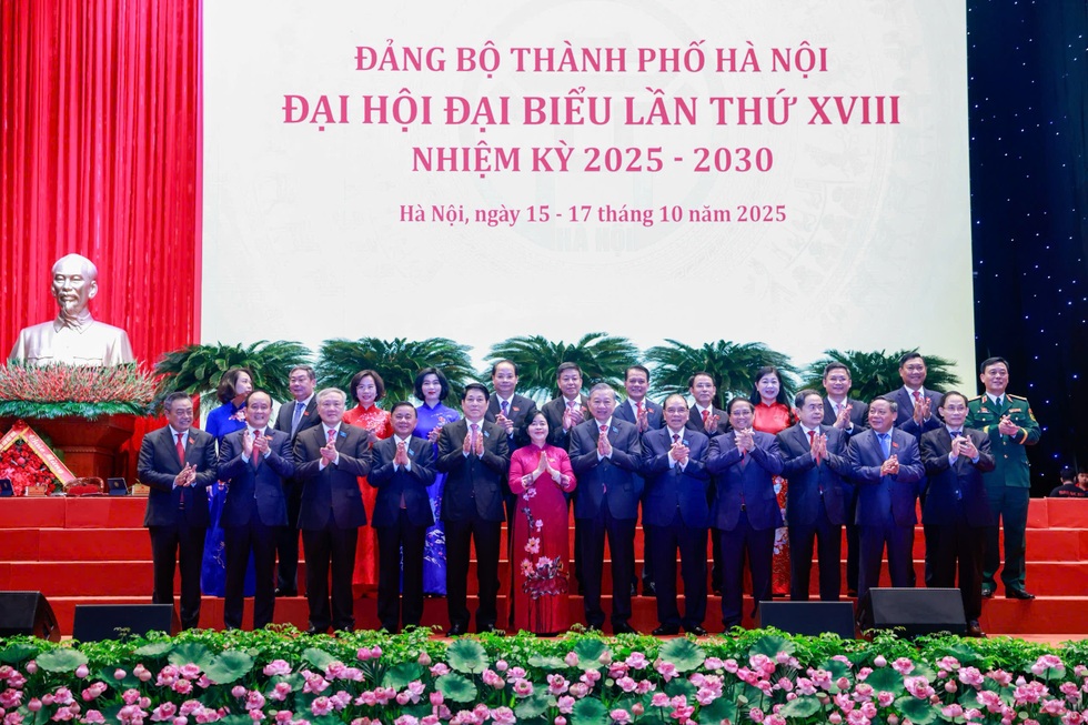 អគ្គលេខា៖ ហាណូយត្រូវដោះស្រាយឱ្យបានហ្មត់ចត់នូវបញ្ហាចំនួន ៤ ដែលប្រជាជនកំពុងរង់ចាំយ៉ាងអន្ទះសារ - ២ Tổng Bí thư: Hà Nội phải xử lý dứt điểm 4 vấn đề nhân dân đang rất mong đợi - 2