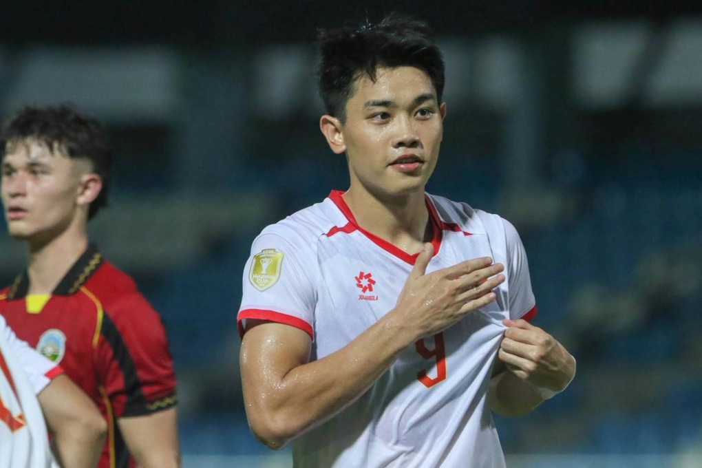 CĐV Thái Lan phát sốt vì màn trình diễn đỉnh cao của Đình Bắc - 1
