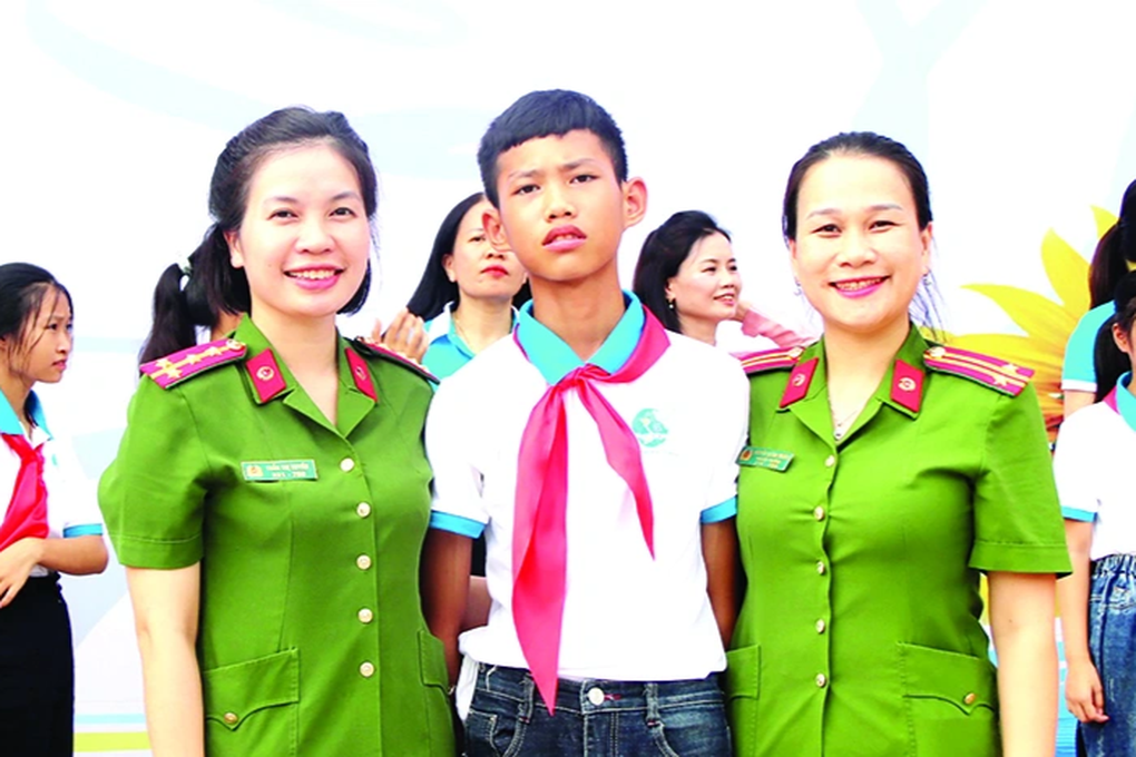 Cụ ông 78 tuổi viết tâm thư cảm ơn công an giúp đỡ cháu ngoại mồ côi - 2 Cụ ông 78 tuổi viết tâm thư cảm ơn công an giúp đỡ cháu ngoại mồ côi - 2