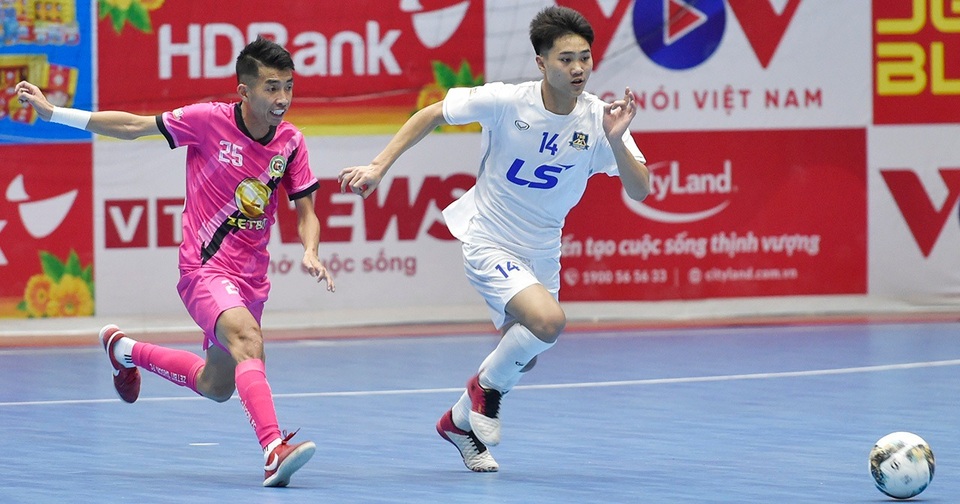 Đội bóng lạ Zetbit Sài Gòn FC dẫn đầu bảng giải futsal vô địch quốc gia - 1 Đội bóng lạ Zetbit Sài Gòn FC dẫn đầu bảng giải futsal vô địch quốc gia - 1