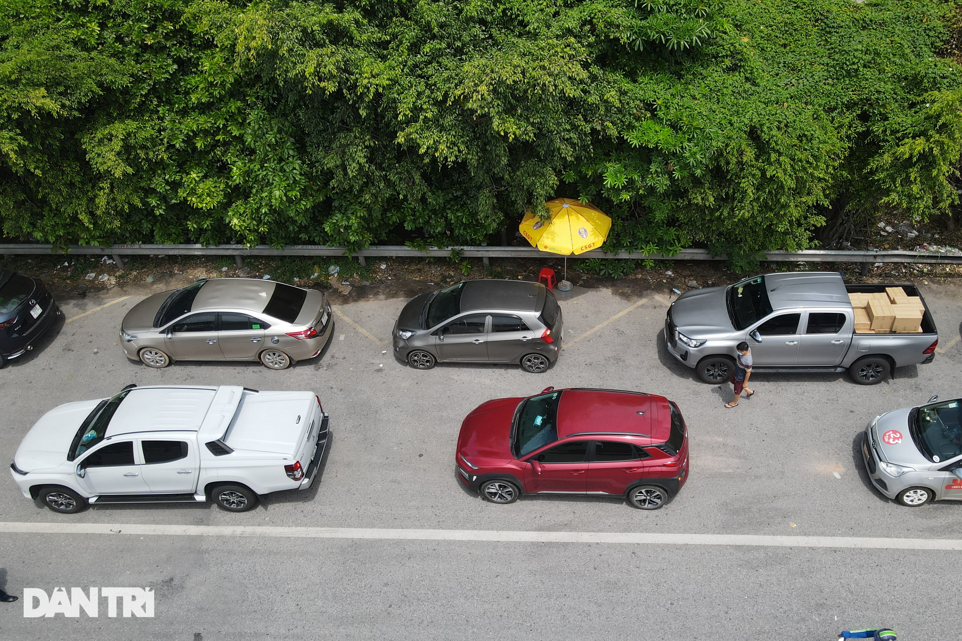 Chốt kiểm dịch cửa ngõ Hà Nội bất ngờ vắng vẻ sau chuỗi ngày ùn tắc kéo dài - 3 Chốt kiểm dịch cửa ngõ Hà Nội bất ngờ vắng vẻ sau chuỗi ngày ùn tắc kéo dài - 3