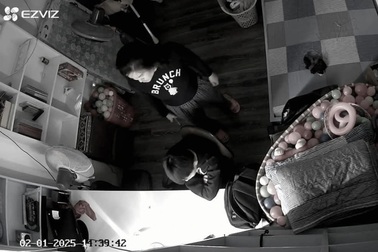 Vụ bé trai sống cùng mẹ kế kêu cứu: Nhà trường cho biết cháu đang an toàn