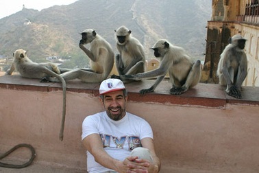 Người đi vòng quanh thế giới ấn tượng món ăn "kỳ lạ" ở Việt Nam