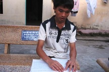 Cậu bạn khiếm thị làm tẩm quất nuôi ước mơ giảng đường ĐH