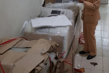 Bắt vụ vận chuyện số lượng lớn đồ điện tử nhập lậu