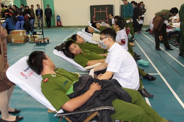 800 đơn vị được hiến trong Ngày Chủ Nhật Đỏ