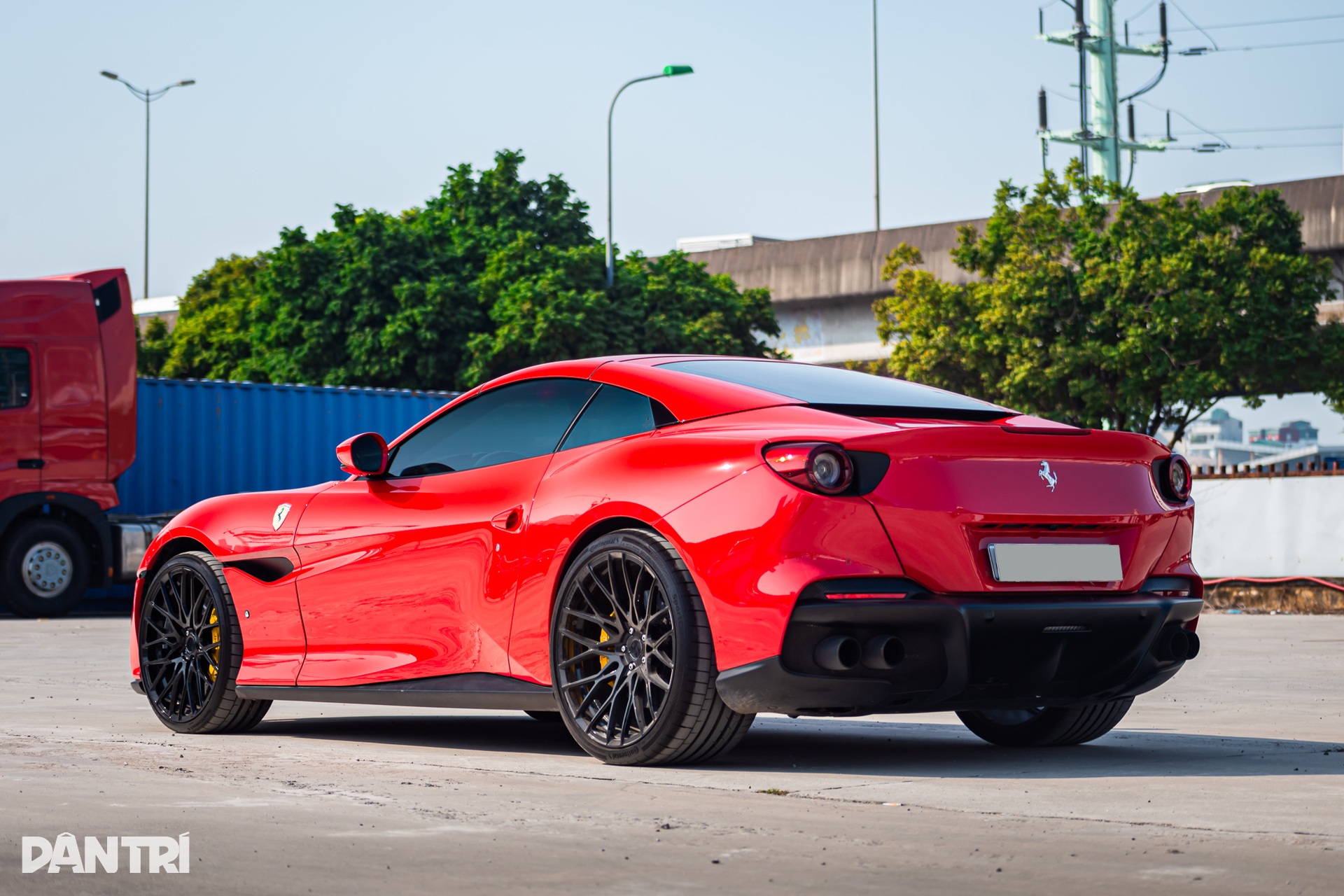Khám phá Ferrari Portofino M: Xe mui trần giá 10 tỷ có 2 chiếc tại Việt Nam - 4 Khám phá Ferrari Portofino M: Xe mui trần giá 10 tỷ có 2 chiếc tại Việt Nam - 4