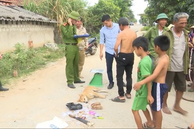 Bị phát hiện, “cẩu tặc” hung hãn dùng dao chém chủ chó bị thương