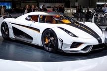 Koenigsegg thừa nhận bị sức ép từ Tesla