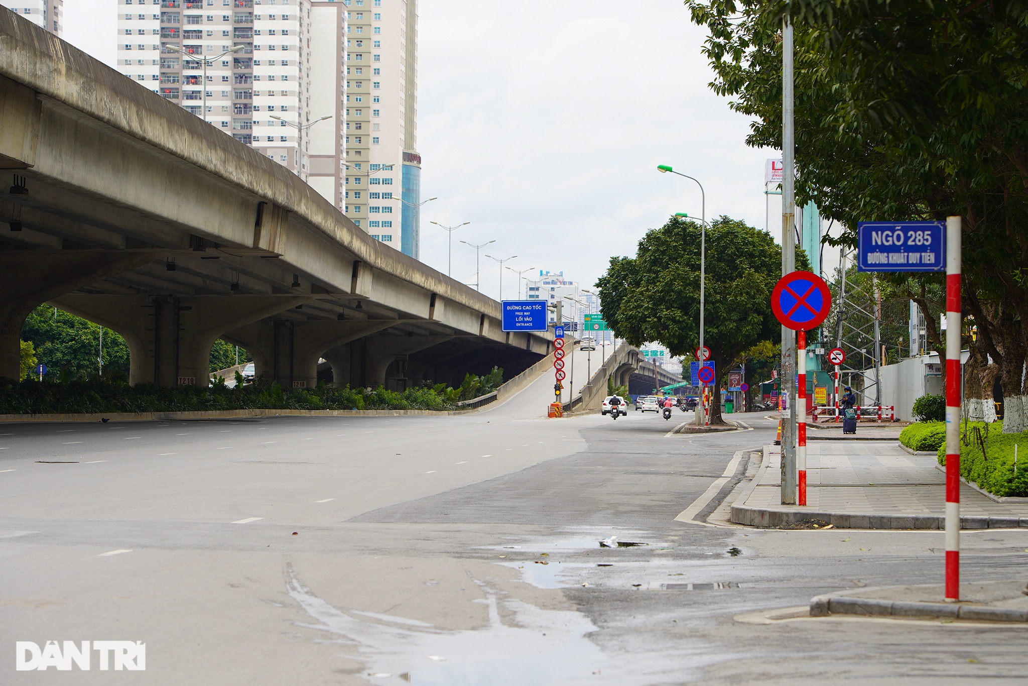 Toàn cảnh đường phố Hà Nội vắng vẻ, thông thoáng ngày cuối cùng năm Tân Sửu - 10 Toàn cảnh đường phố Hà Nội vắng vẻ, thông thoáng ngày cuối cùng năm Tân Sửu - 10