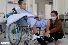 Mẹ nghèo cùng đường cầu xin cho con được ghép sọ