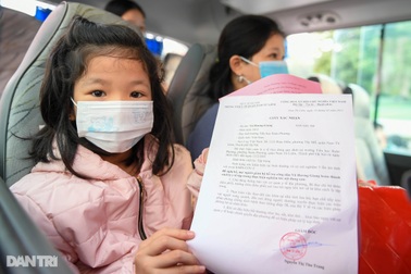 Toàn bộ người cách ly tại Tiểu học Xuân Phương được trở về nhà ăn Tết