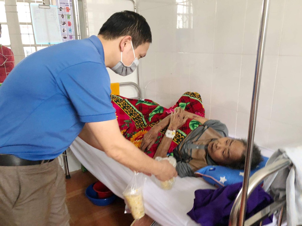 Tuổi trẻ Nghệ An đồng diễn ấn tượng màn “đánh giặc corona” - 9 Tuổi trẻ Nghệ An đồng diễn ấn tượng màn “đánh giặc corona” - 9