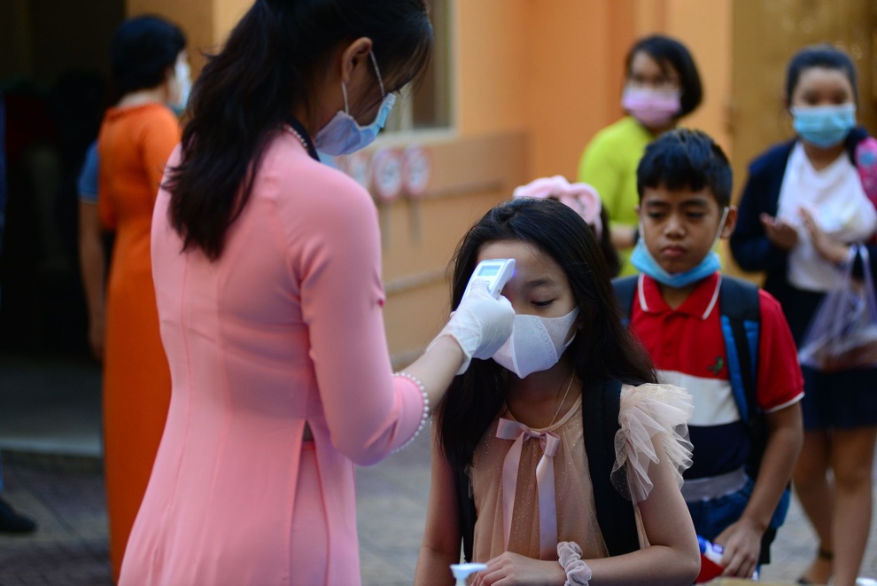 Có trường ở TPHCM khảo sát, không phụ huynh nào đồng ý con lớp 1 đi học lại - 1 Có trường ở TPHCM khảo sát, không phụ huynh nào đồng ý con lớp 1 đi học lại - 1