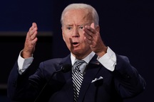 Khảo sát: Nhiều người Mỹ nói Biden "thắng Trump" trong tranh luận đầu tiên