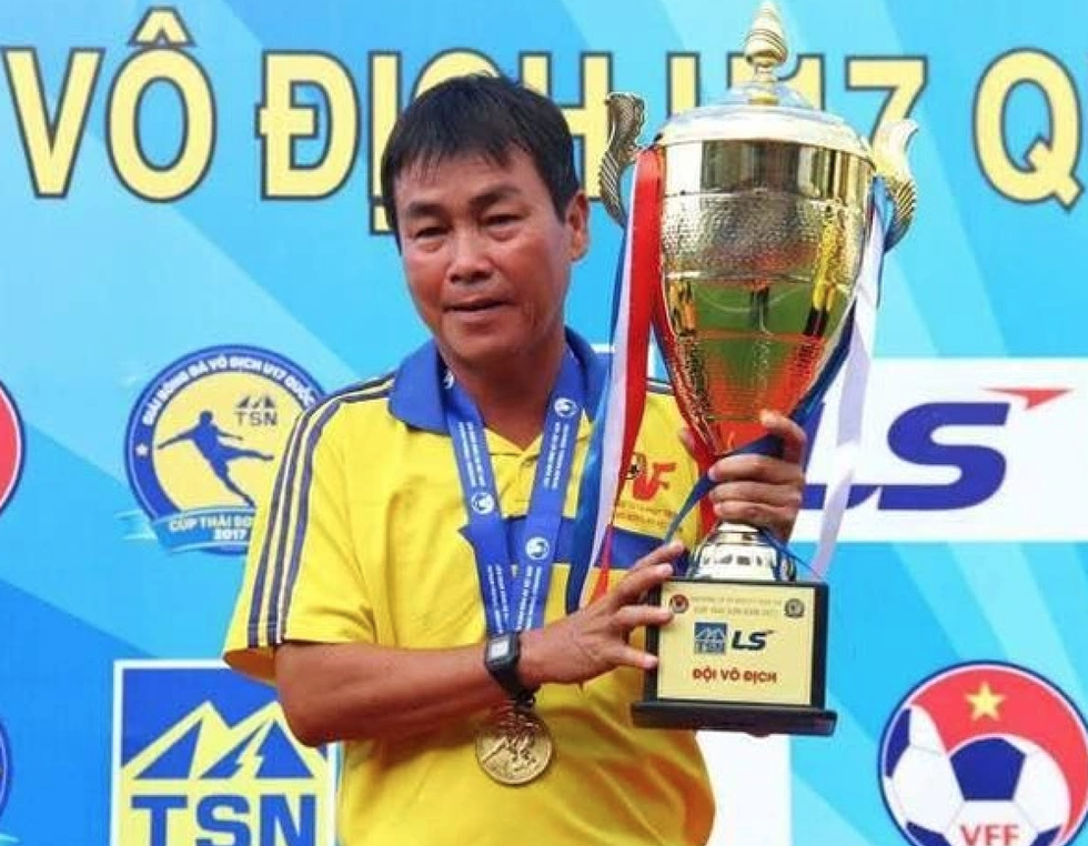 Cựu danh thủ Hồ Văn Lợi: Ngôi sao tài hoa, quái kiệt sân cỏ - 2