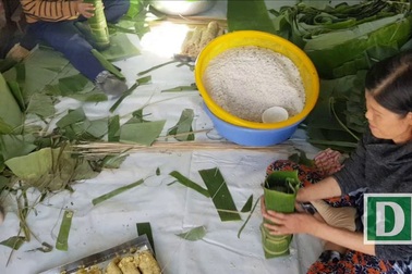 Bánh chưng, bánh tét… đắt hàng từ “lò ra phố” ngày giáp Tết