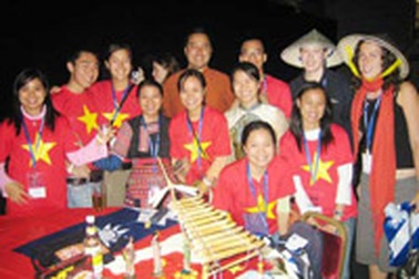 Nói về Việt Nam với thanh niên thế giới