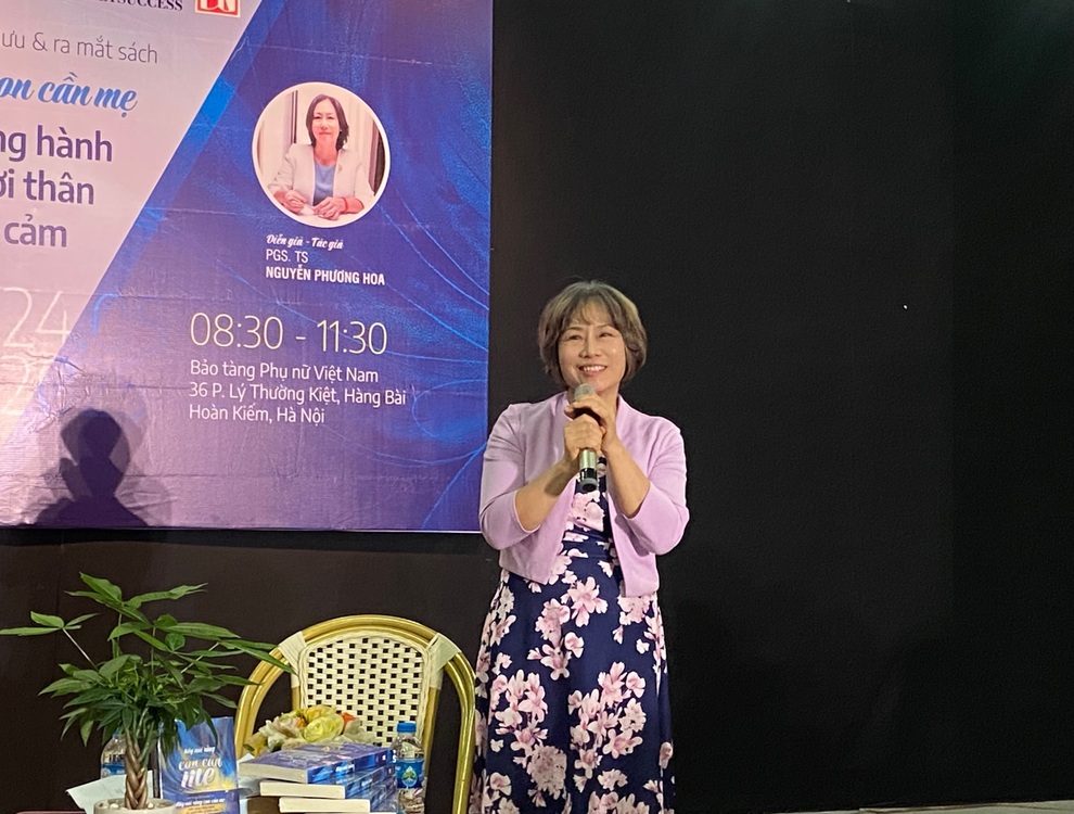 Hãy nói rằng con cần mẹ: Khi trầm cảm cần được lắng nghe và đồng hành - 1 Hãy nói rằng con cần mẹ: Khi trầm cảm cần được lắng nghe và đồng hành - 1