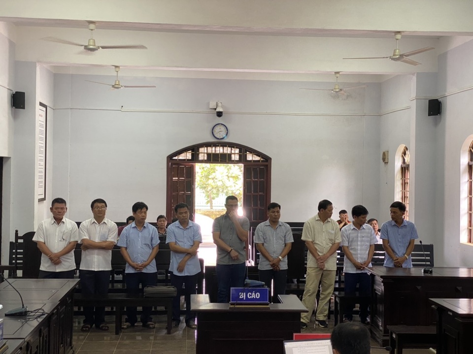 Hàng loạt cán bộ cấp đất trái quy định cho người thân lãnh đạo - 1 Hàng loạt cán bộ cấp đất trái quy định cho người thân lãnh đạo - 1