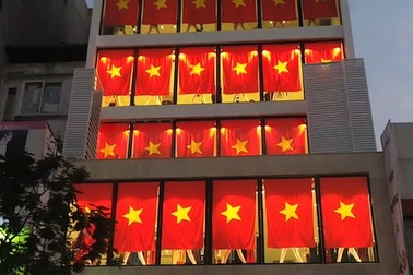 Người Hà Nội treo cờ Tổ quốc, phản đối hành động sai trái của Trung Quốc