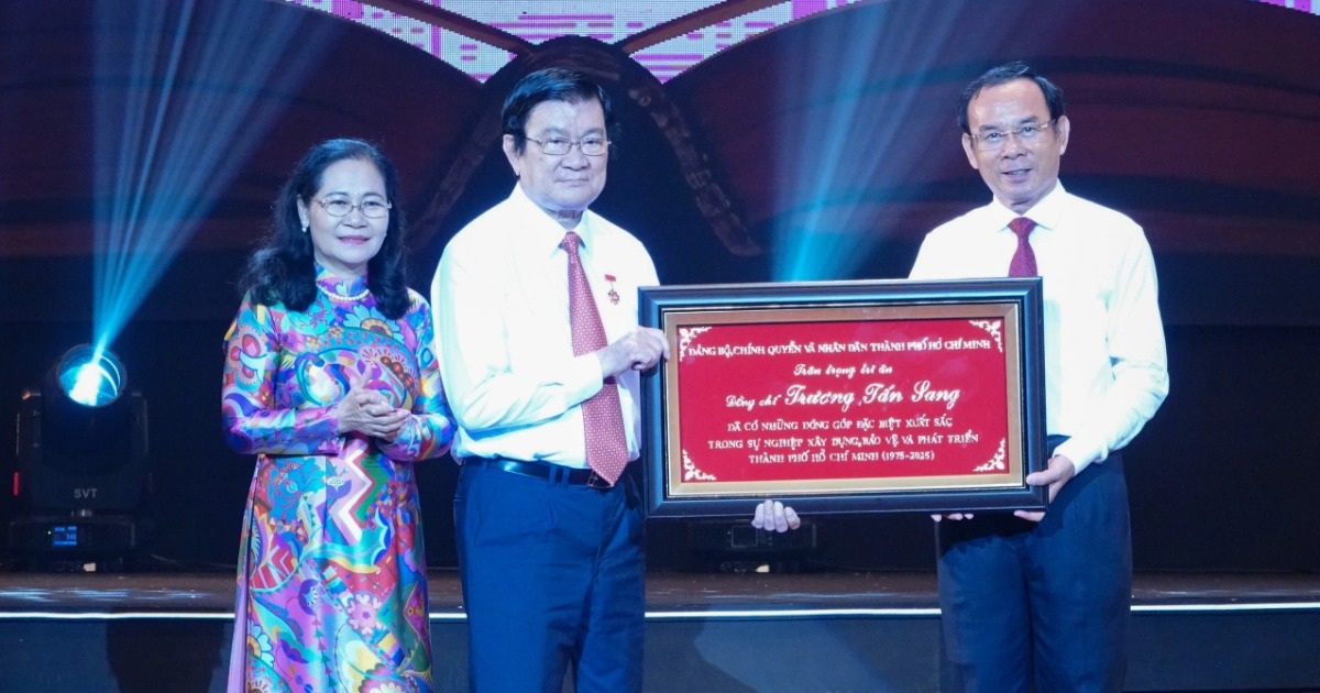Tôn vinh 60 cá nhân tiêu biểu trong 50 năm xây dựng, phát triển TPHCM