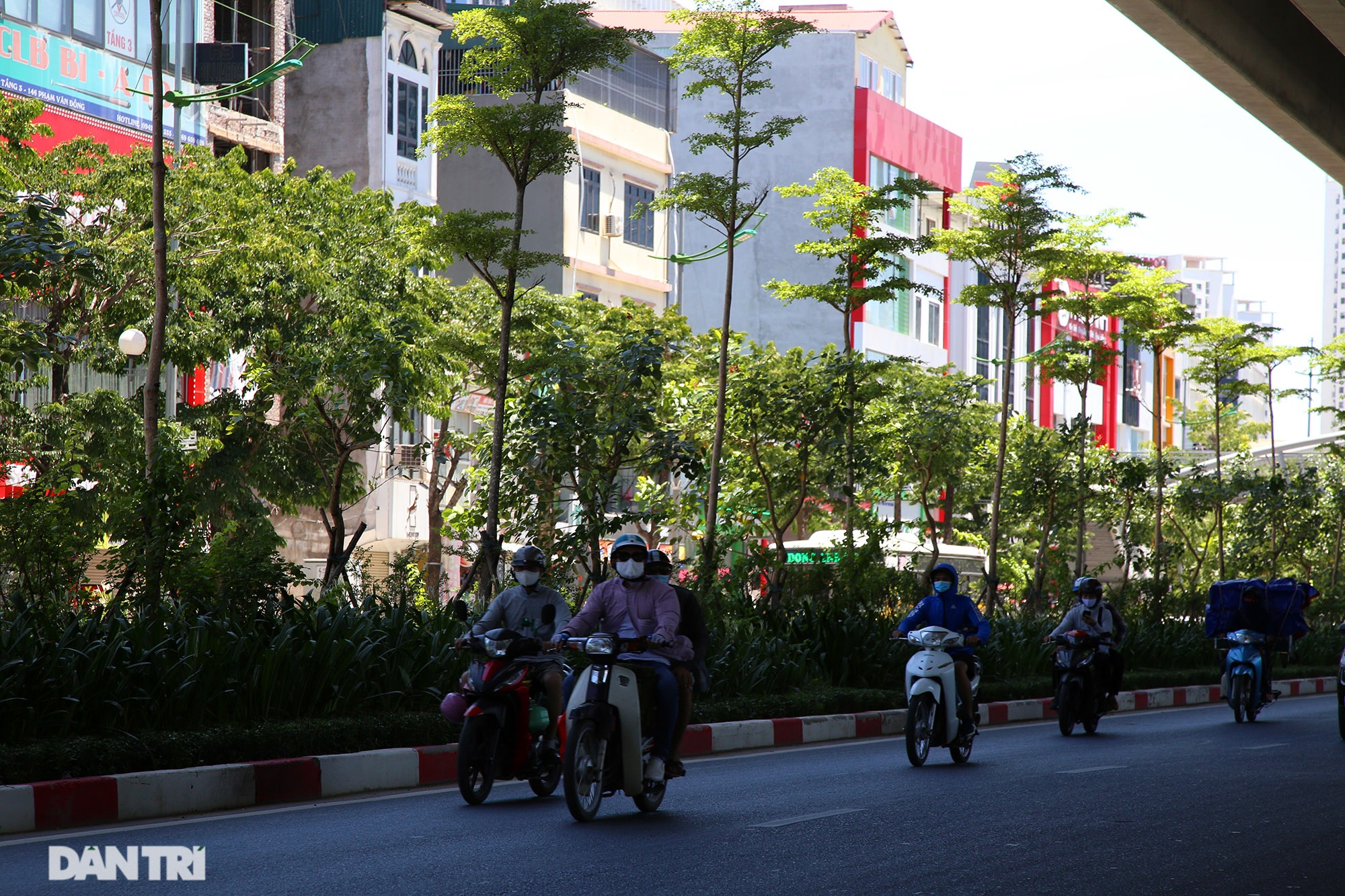Con đường mát mẻ dài nhất Hà Nội giữa những ngày nắng nóng đỉnh điểm - 11 Con đường mát mẻ dài nhất Hà Nội giữa những ngày nắng nóng đỉnh điểm - 11