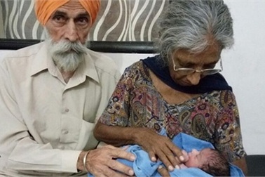 Vì sao cụ bà 72 tuổi vẫn có thể sinh con?