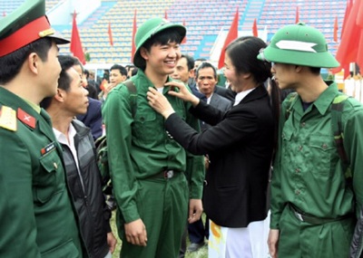 Nhập học khi có giấy báo nhập ngũ - Liệu có kẽ hở?