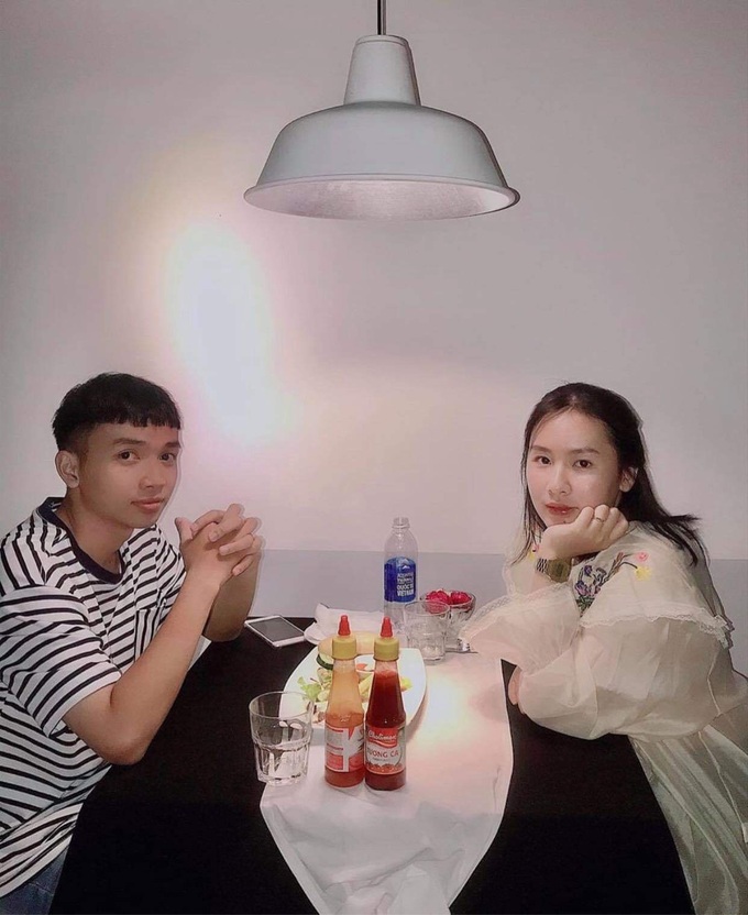Chuyện tình lãng mạn của cặp đôi “thanh mai trúc mã” học cùng từ lớp 1 tới khi tốt nghiệp cấp 3 - Ảnh 5. Chuyện tình lãng mạn của cặp đôi “thanh mai trúc mã” học cùng từ lớp 1 tới khi tốt nghiệp cấp 3 - Ảnh 5.