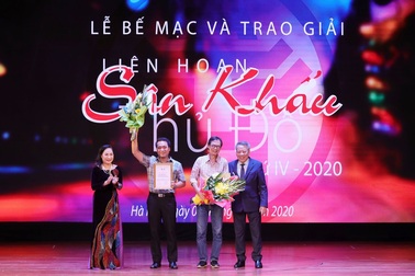 NSƯT Trần Lực, NSƯT Tạ Tuấn Minh đoạt giải Đạo diễn xuất sắc