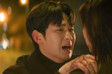 Diễn xuất "bùng nổ" của Kim Soo Hyun trong "Nữ hoàng nước mắt"