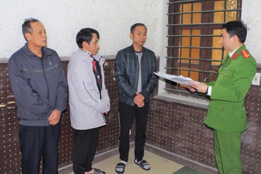 Hà Nam: Bắt giữ 3 đối tượng bán giấy khám sức khỏe giả