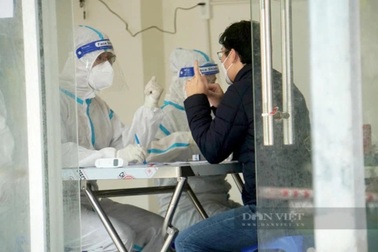 Chuyện những y bác sĩ tuyến đầu trực xuyên Tết