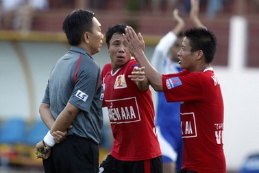 5 trọng tài và 8 trợ lý trọng tài không đạt thể lực trước thềm V-League