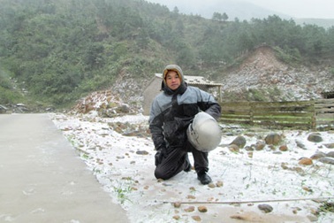 Du khách đổ về Yên Tử ngắm tuyết