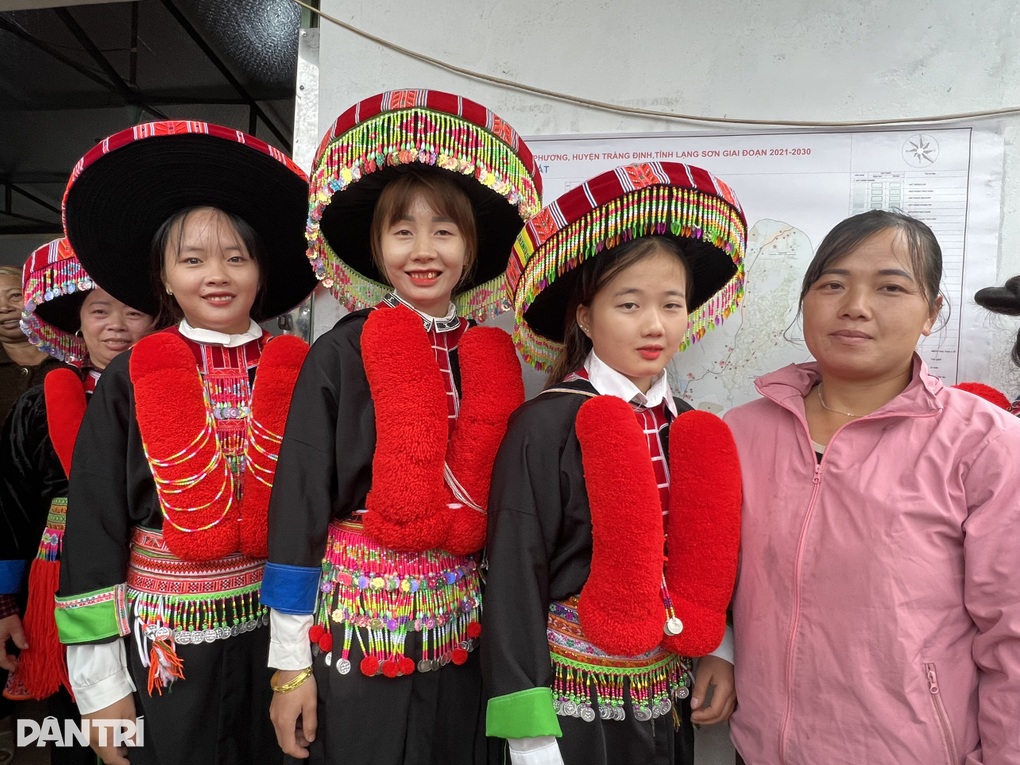 Tổ chức đối thoại, lắng nghe tiếng nói của phụ nữ dân tộc - 2 Tổ chức đối thoại, lắng nghe tiếng nói của phụ nữ dân tộc - 2